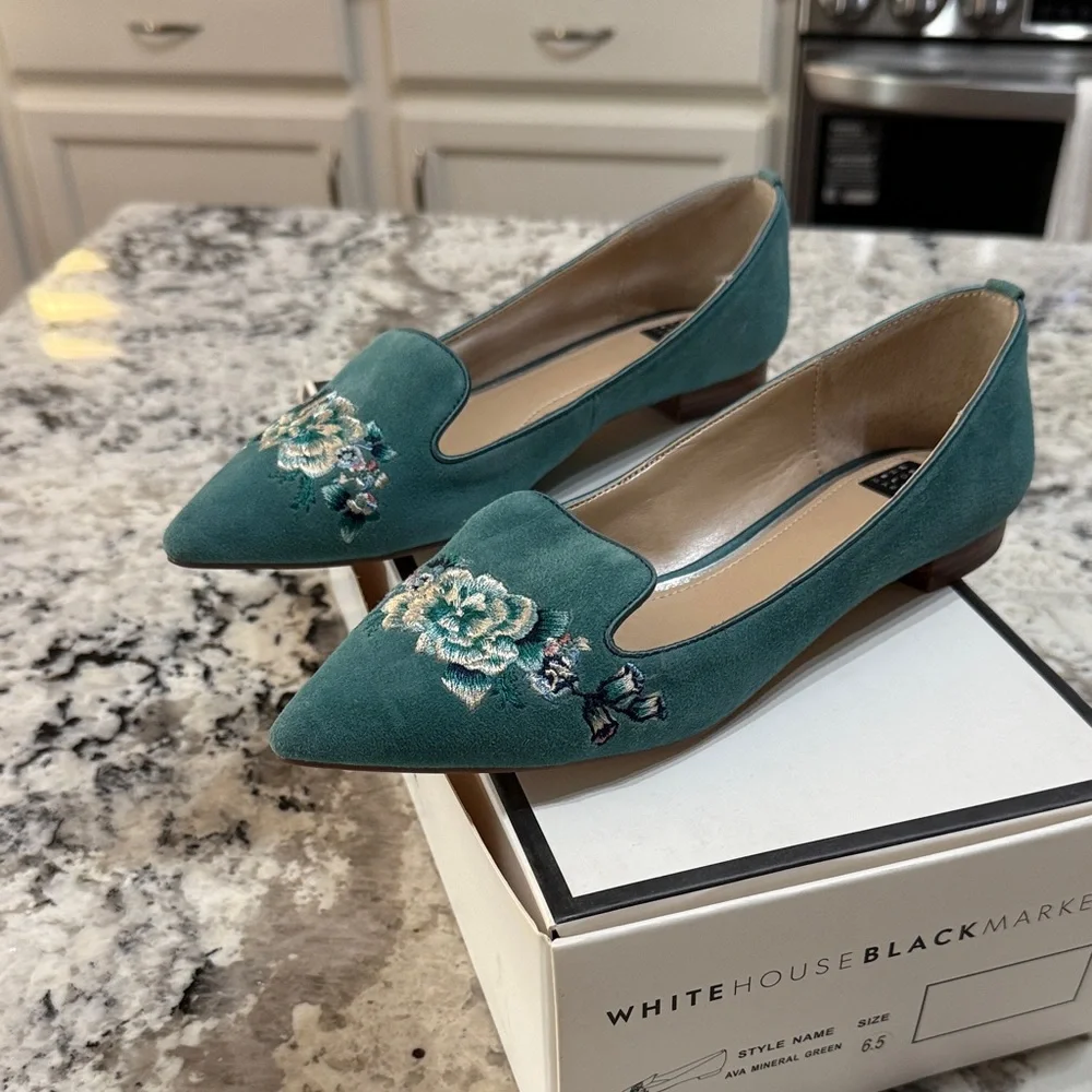 White House Black Market Green suede embroidered Floral Women's Loafers - Picture 2 of 8